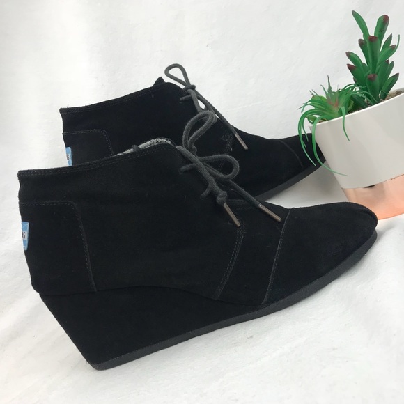 Toms Shoes - SOLD-TOMS 'Desert' black lace up booties Size 10